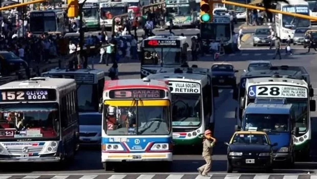 La UTA dio marcha atrás con el paro de colectivos y acordó una tregua